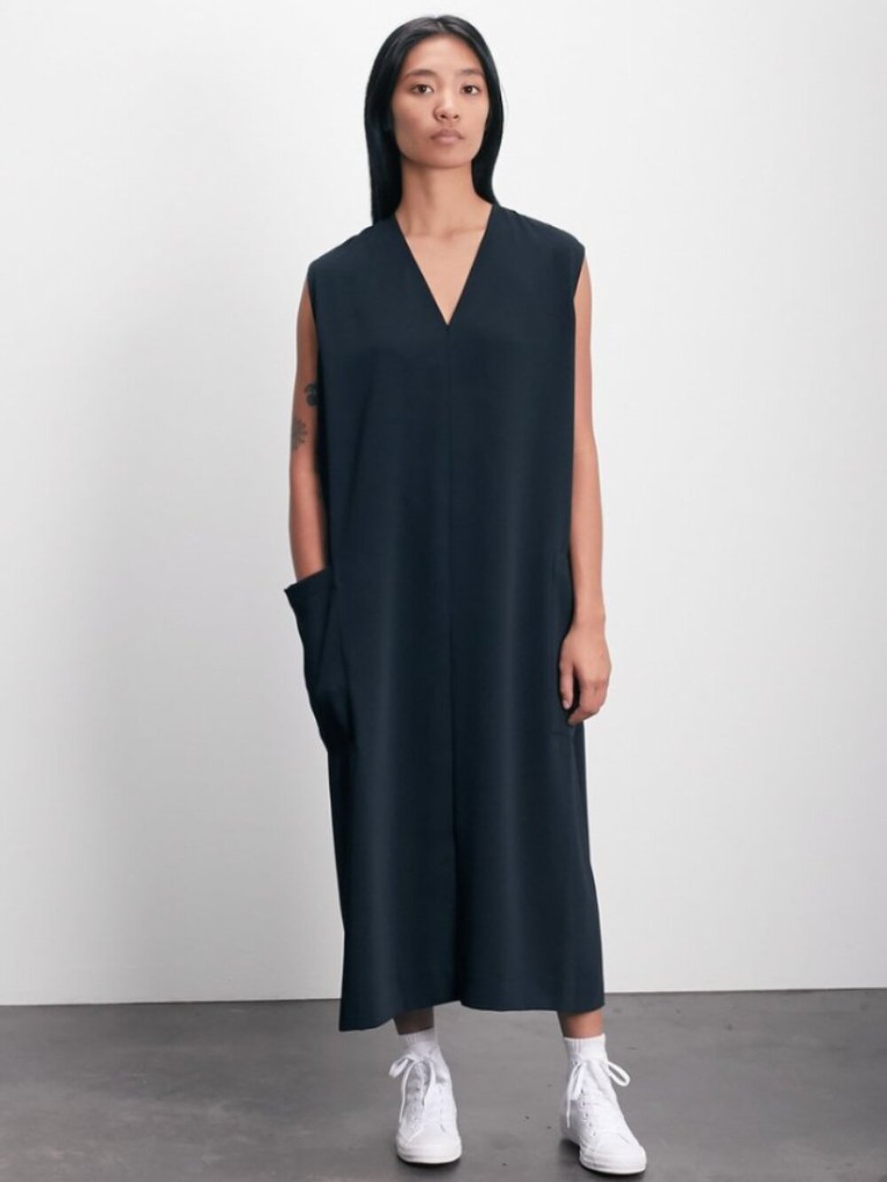 Roucha V-Neck Sleeveless Black Midi Dress with Pockets Large Lagenlook